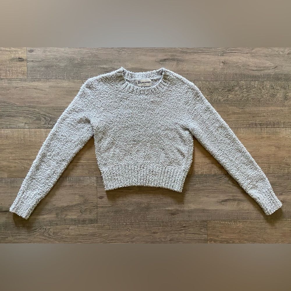 No Boundaries juniors size XL gray sparkle soft fuzzy long sleeve crop sweater